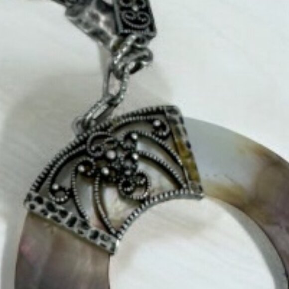 Silver Tone Cream and Brown Donut Shape Mother of Pearl Pendant Necklace *read* - Picture 9 of 10